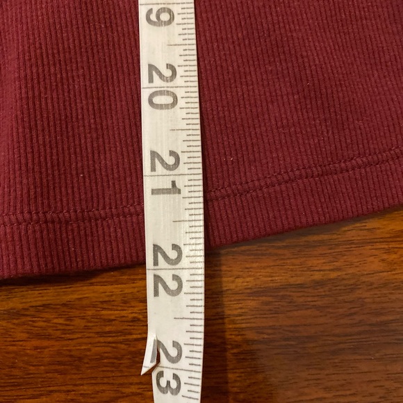 Old Navy Women's Cotton blend Short Sleeve Ribbed Tee - Burgundy - Picture 6 of 6
